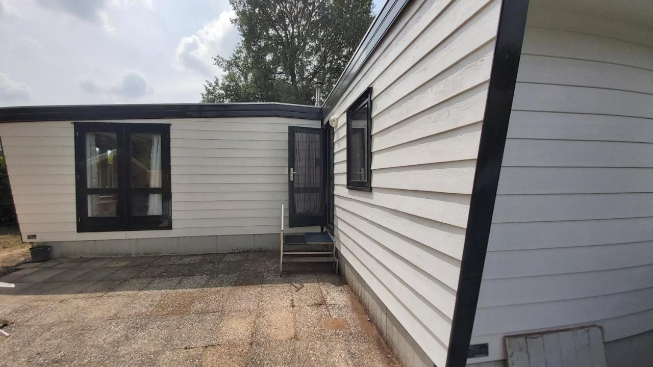 Comfortabel En Gezellig Familie Chalet Tot 6 Personen Op De Veluwe Bungalowpark De Kern Putten Esterno foto
