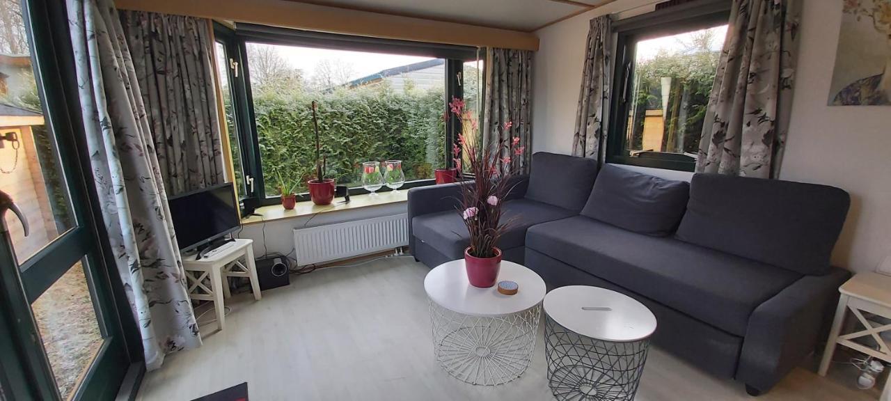Comfortabel En Gezellig Familie Chalet Tot 6 Personen Op De Veluwe Bungalowpark De Kern Putten Esterno foto