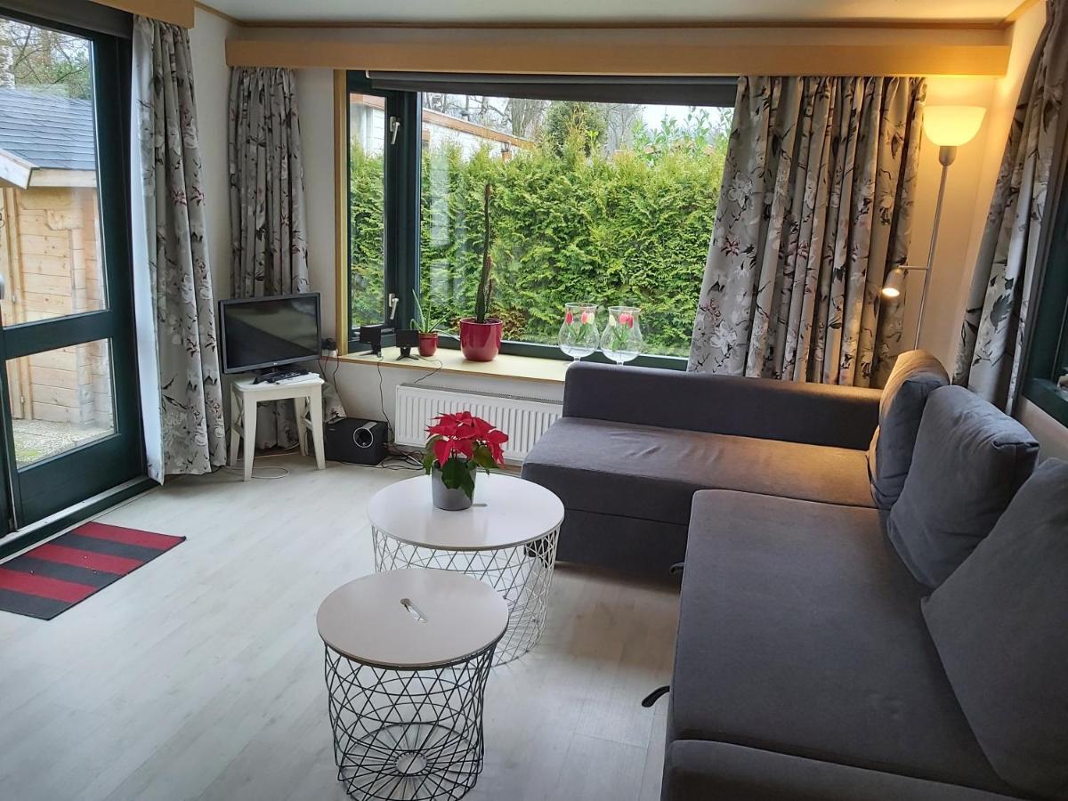 Comfortabel En Gezellig Familie Chalet Tot 6 Personen Op De Veluwe Bungalowpark De Kern Putten Esterno foto