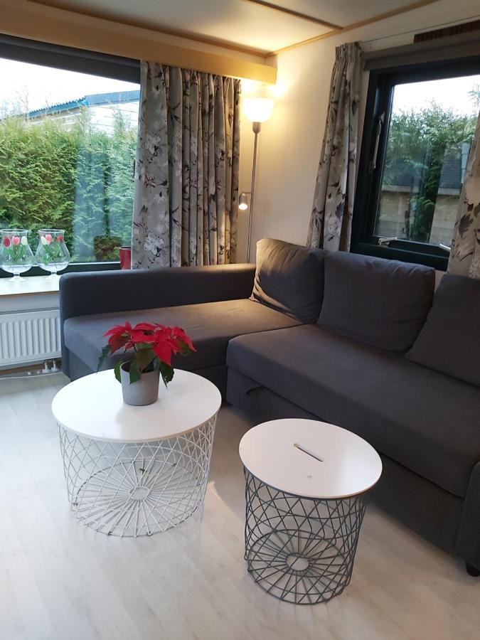 Comfortabel En Gezellig Familie Chalet Tot 6 Personen Op De Veluwe Bungalowpark De Kern Putten Esterno foto