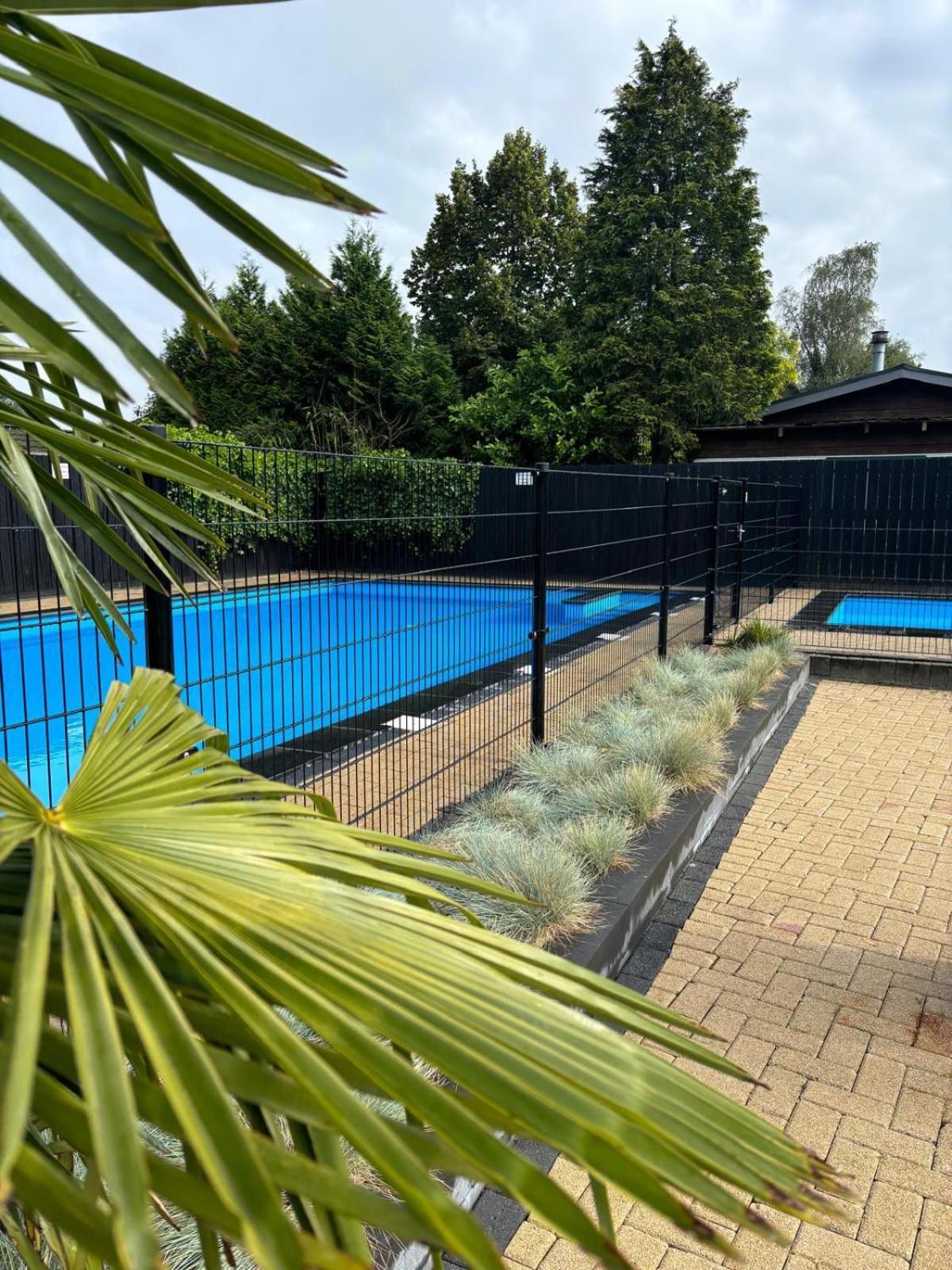 Comfortabel En Gezellig Familie Chalet Tot 6 Personen Op De Veluwe Bungalowpark De Kern Putten Esterno foto