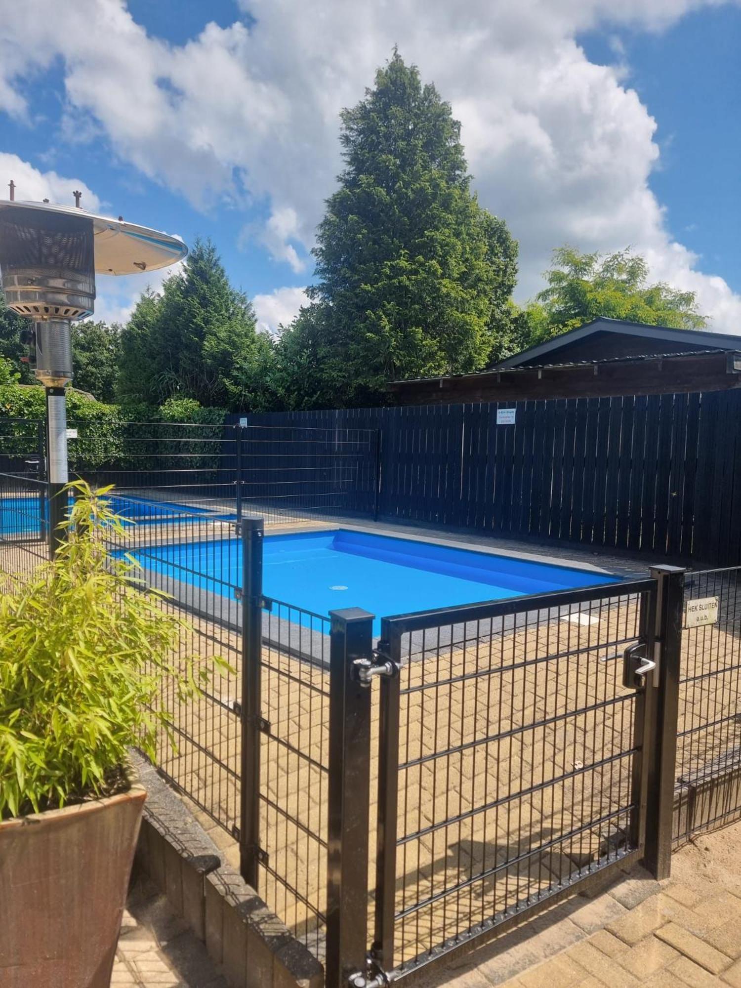 Comfortabel En Gezellig Familie Chalet Tot 6 Personen Op De Veluwe Bungalowpark De Kern Putten Esterno foto