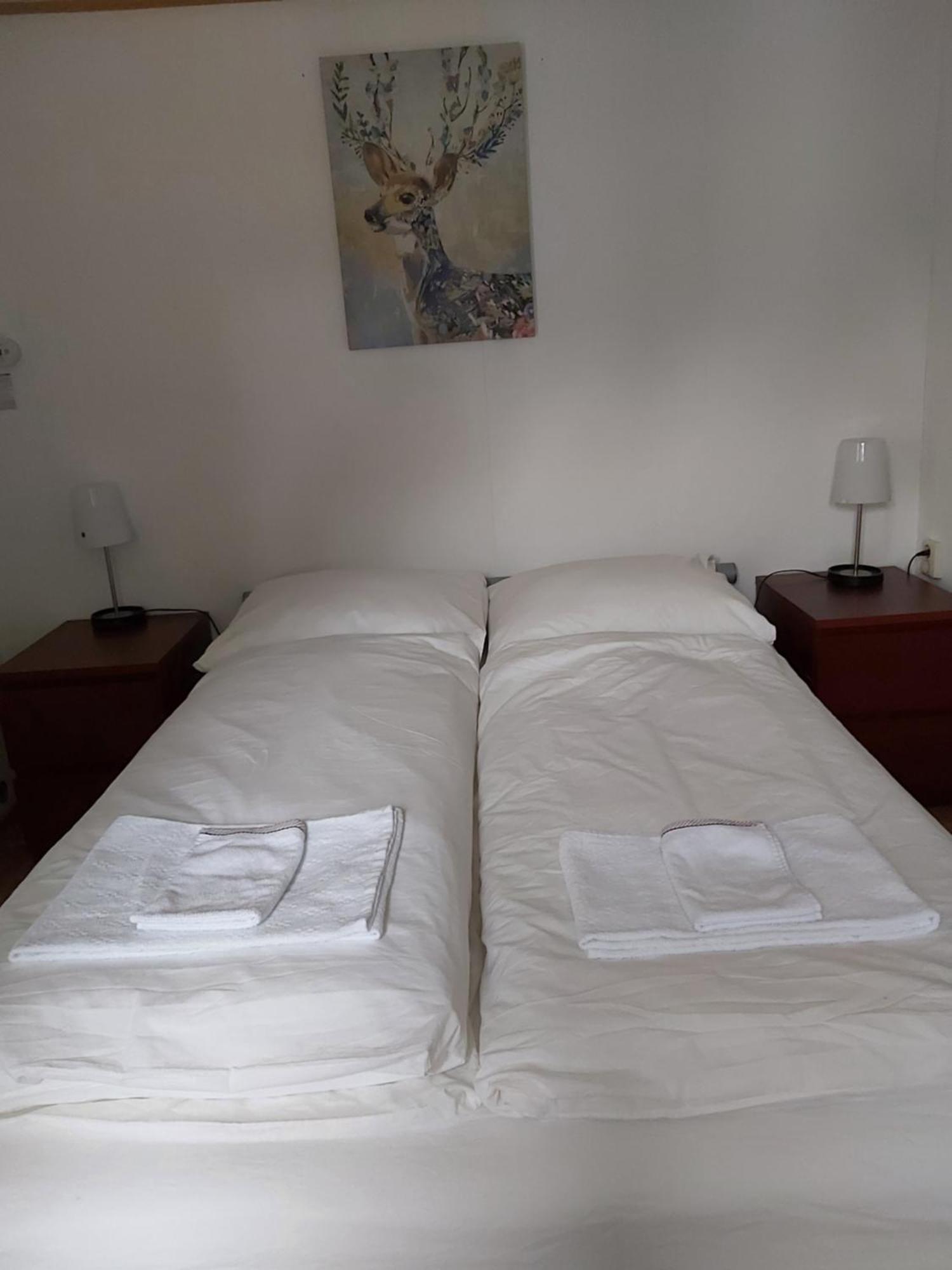 Comfortabel En Gezellig Familie Chalet Tot 6 Personen Op De Veluwe Bungalowpark De Kern Putten Esterno foto